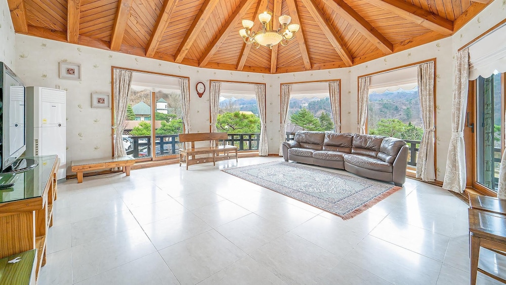 Basic Room, 3 Bedrooms (Grandroom)