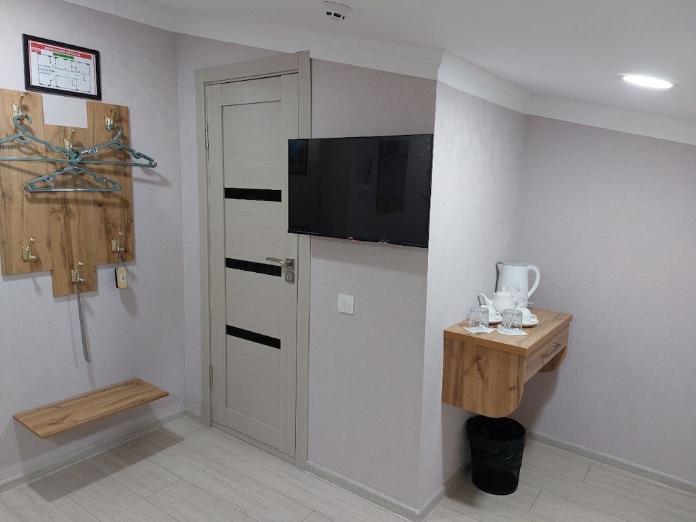 Basic Twin Room - Photo 9