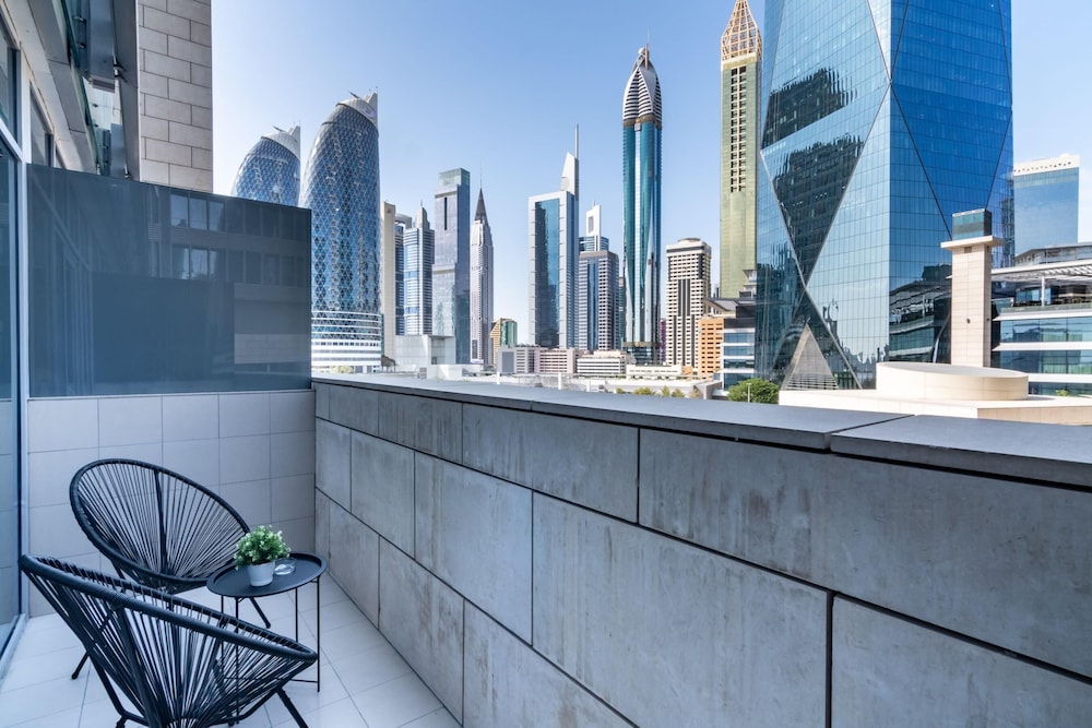 Business Studio Burj Daman 315 photo 3