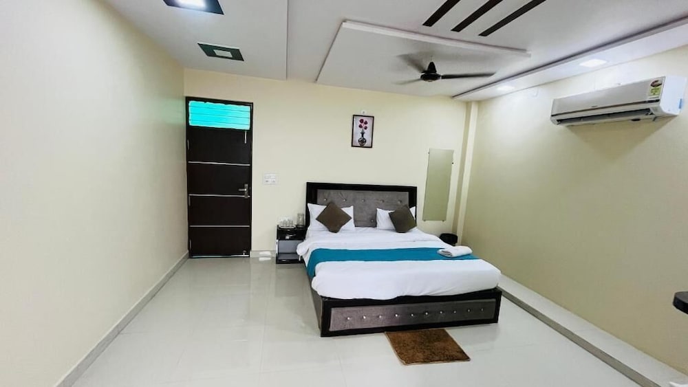 Deluxe Double Room, City View