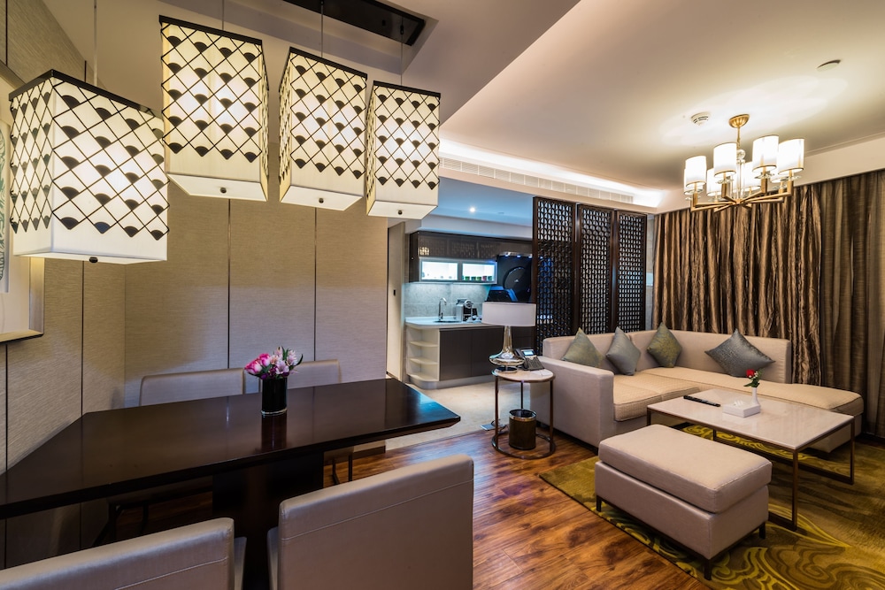 Executive Suite, 2 Bedrooms - Photo 5