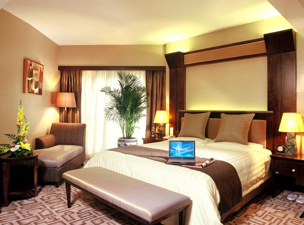Deluxe King Room photo 2