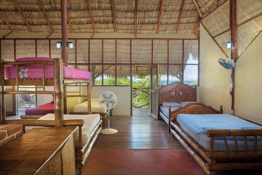 Comfort Shared Dormitory, Mixed Dorm, Shared Bathroom, Beach View