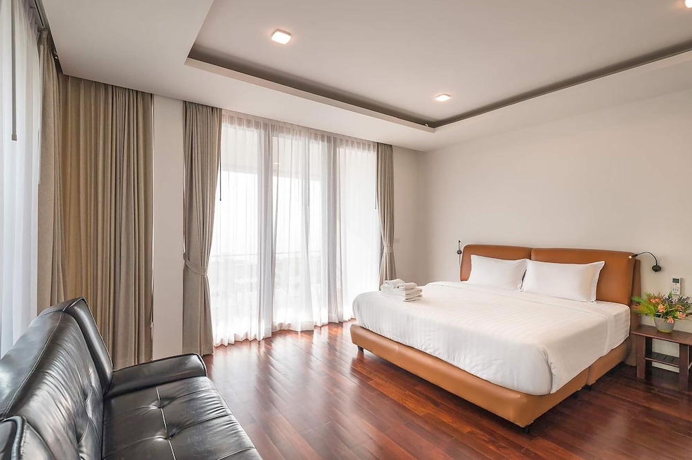 Deluxe Room with Ocean View - Photo 8