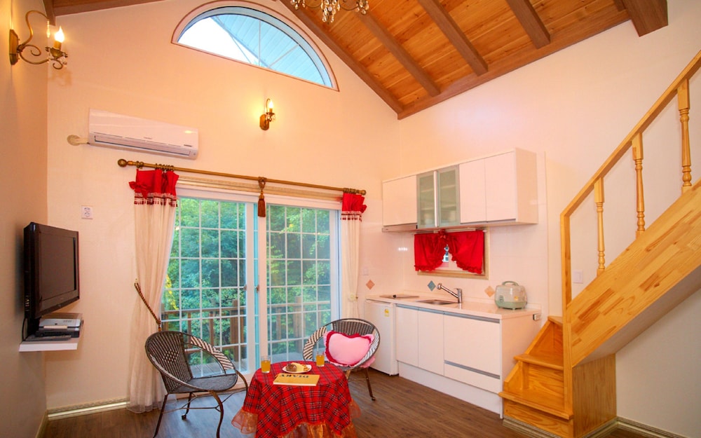 Duplex (Snow White) photo 1