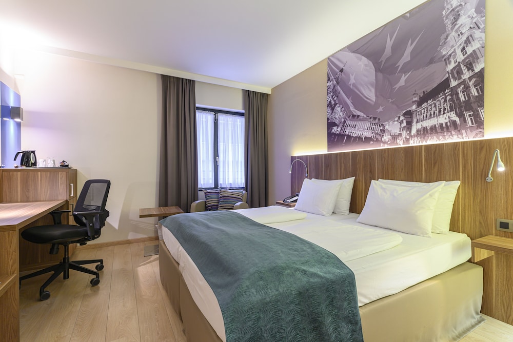 Standard Room, 1 Double Bed thumbnail 6