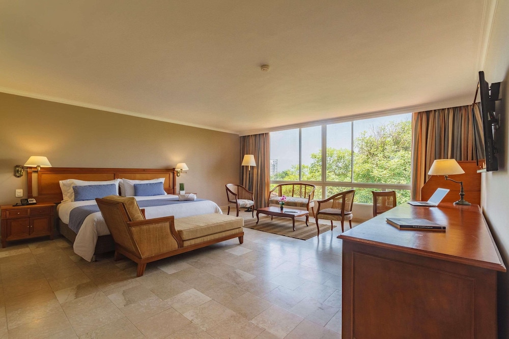 Studio Suite, 1 King Bed, Non Smoking - Photo 1