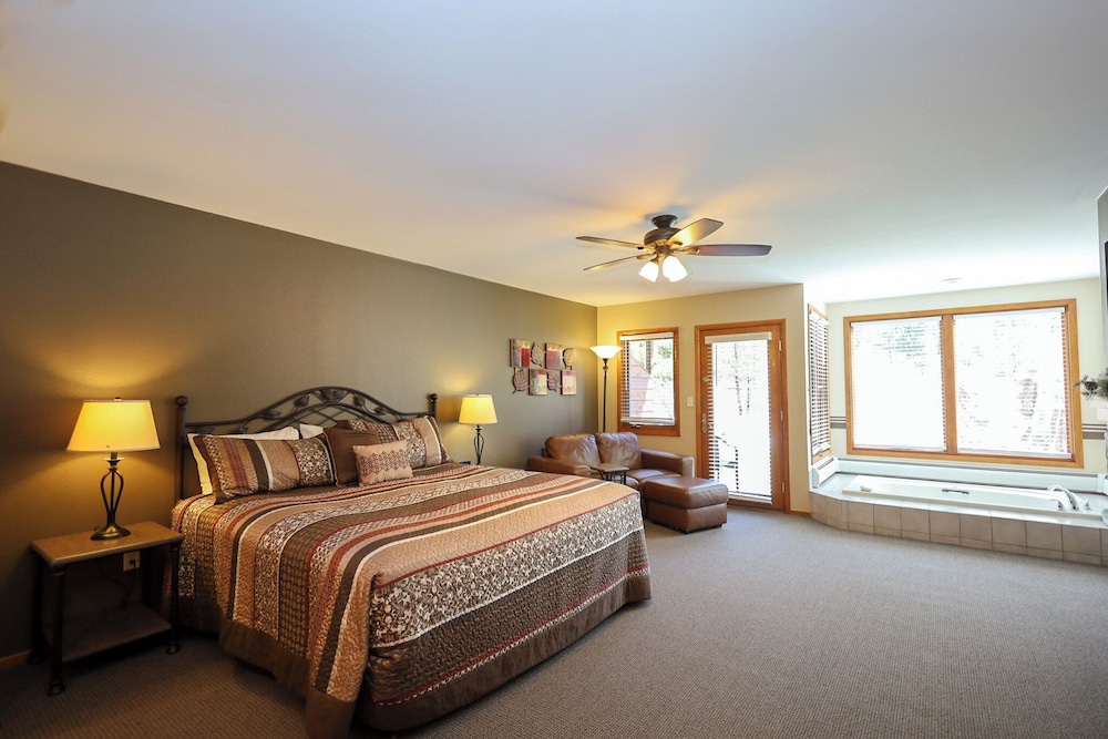 Suite, 1 King Bed (Spa)