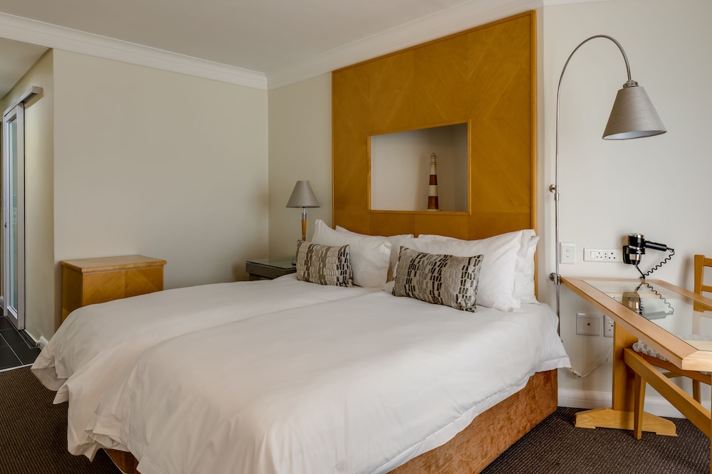 Room, 2 Twin Beds, City View - Photo 3