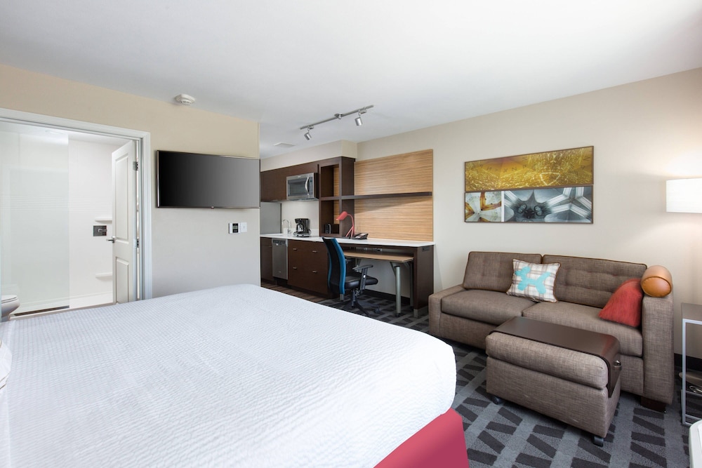 Studio Suite, 1 King Bed with Sofa bed - Photo 2