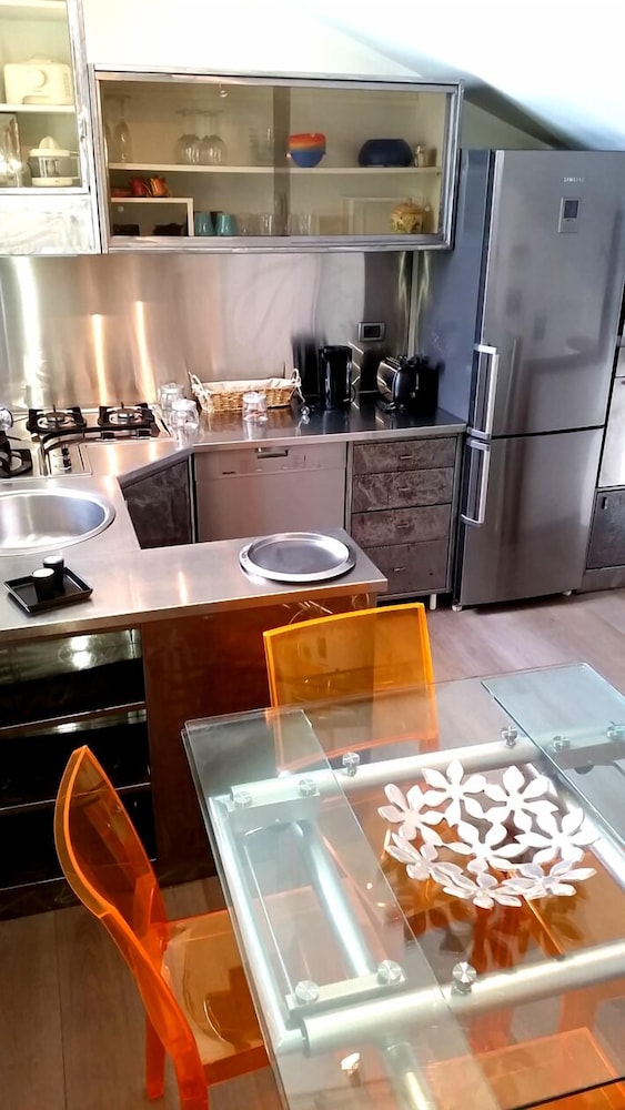 Penthouse, 2 Bedrooms, Terrace, Lake View - Photo 9