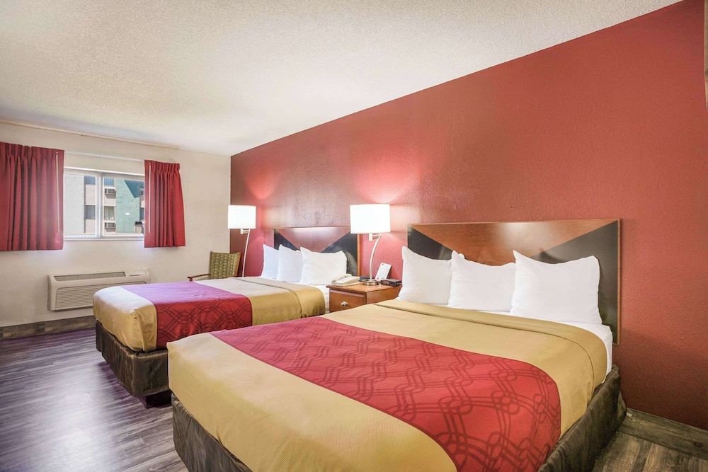 Standard Room, 2 Queen Beds, Non Smoking photo 1