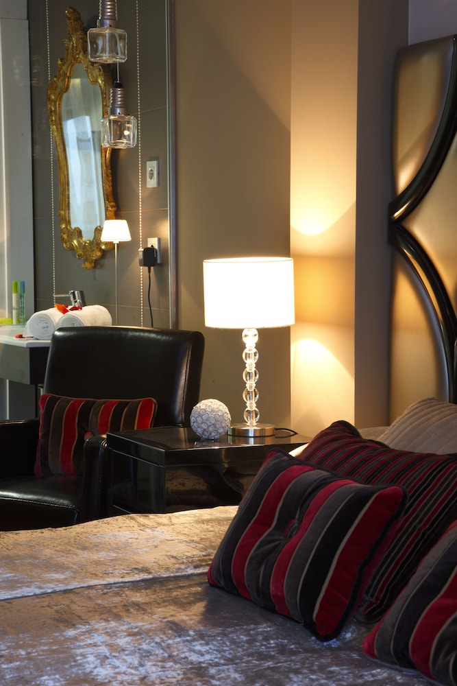 Deluxe Double or Twin Room - Photo 5