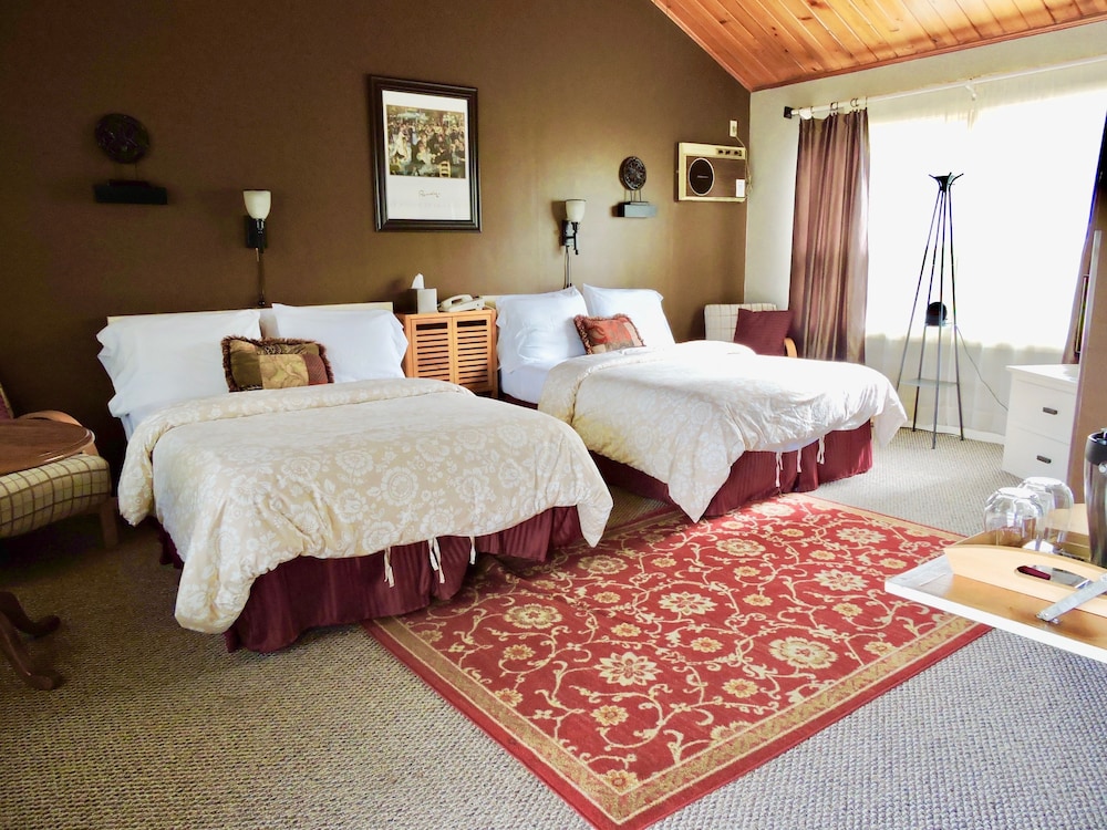 Standard Room, 2 Double Beds photo 3