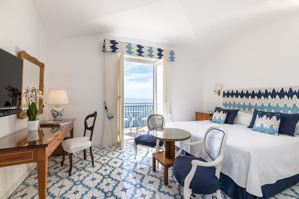 Room, Sea View (Front Upper Floor) - Photo 1