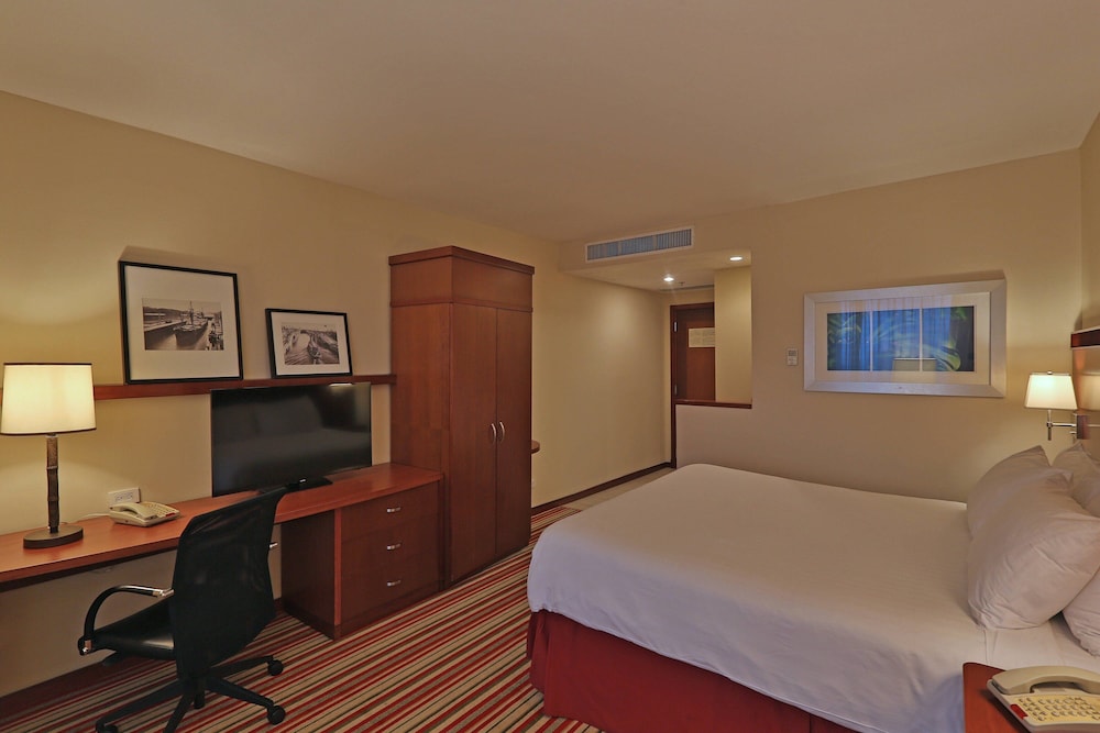 Standard Room, 1 King Bed, City View - Photo 15