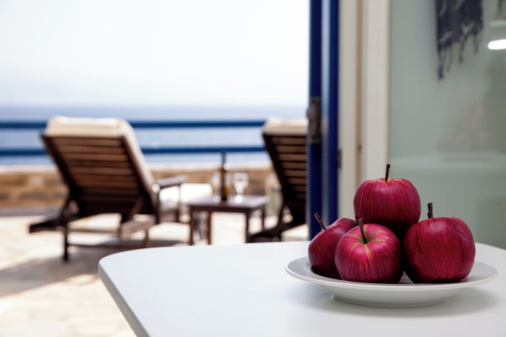 Suite, Sea View