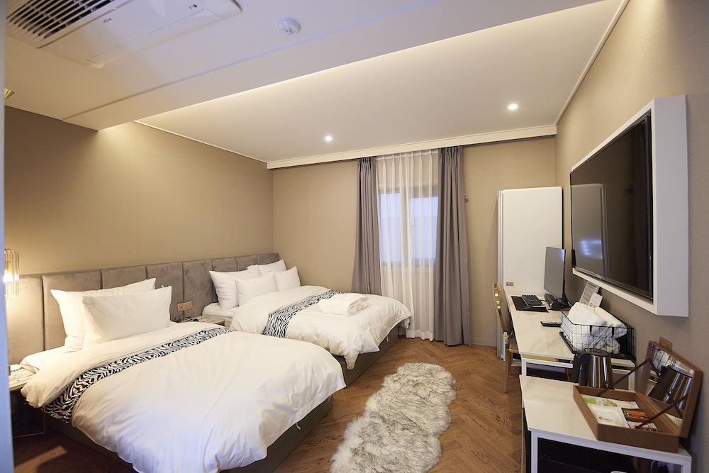 Deluxe Twin Room - Photo 1