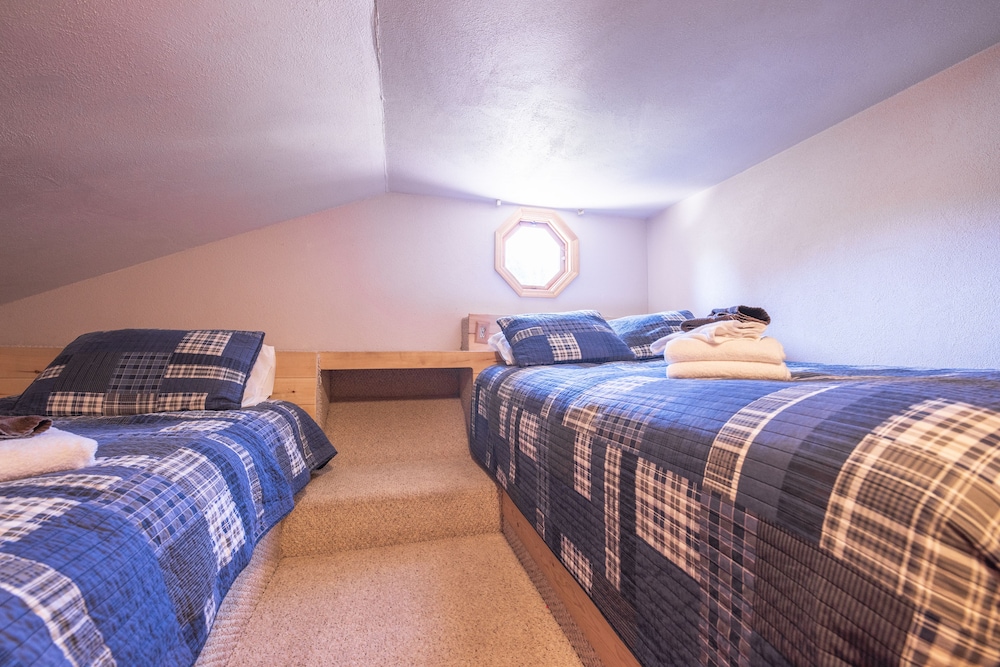 Family Loft, Multiple Beds, Non Smoking, Balcony (Upstairs Private Bath) photo 1