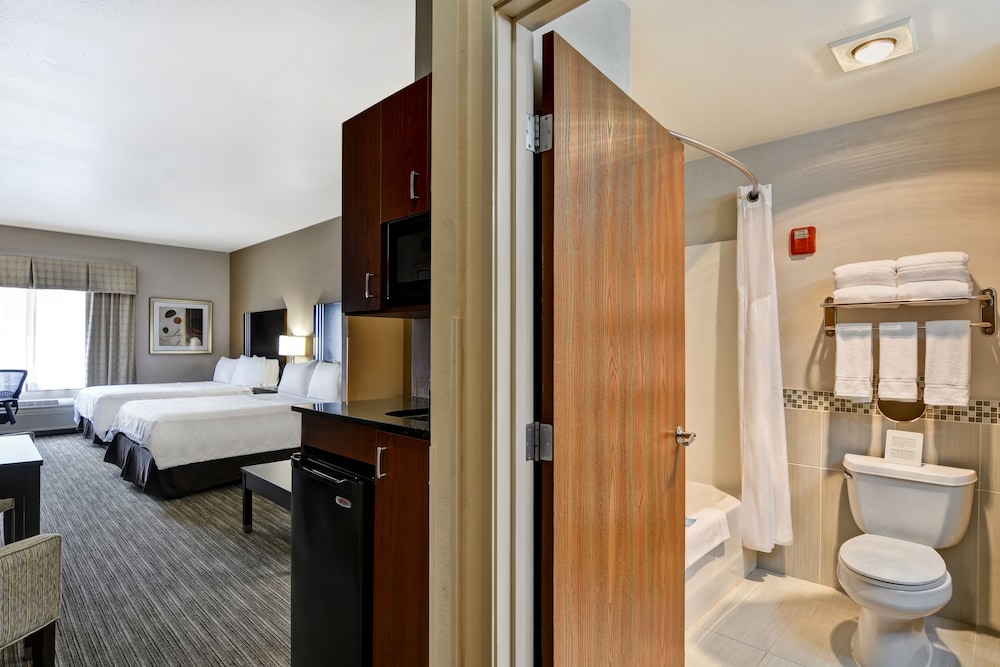 Suite, Multiple Beds, Accessible - Photo 4