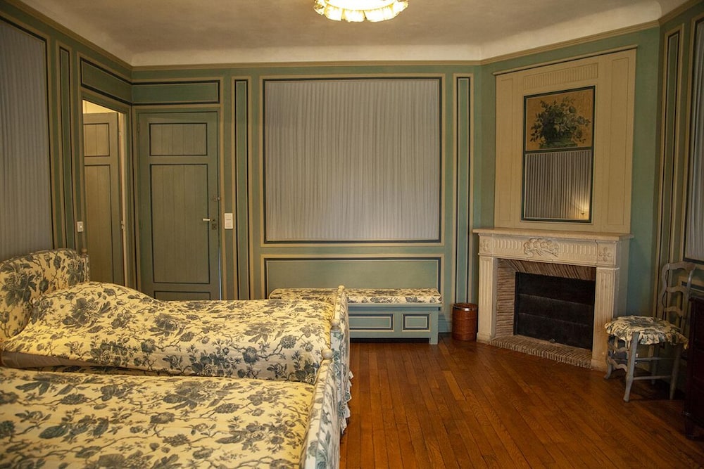Twin Room, 2 Twin Beds, Private Bathroom photo 2