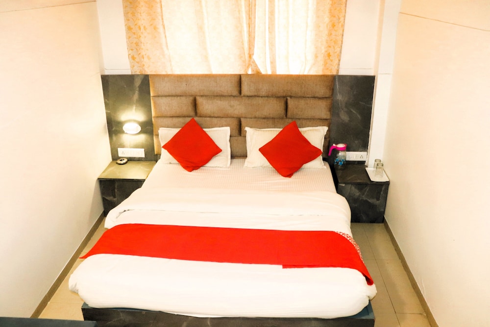 Deluxe Room - Photo 8