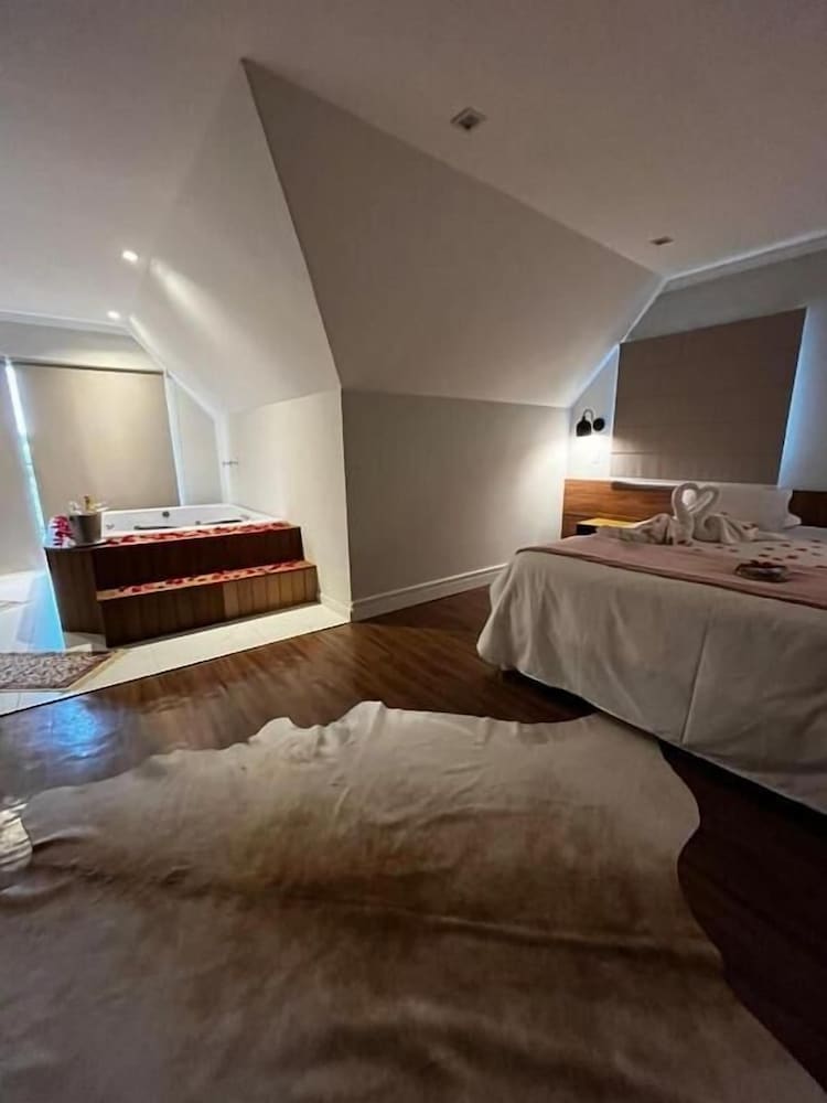 Premium Double Room, 1 King Bed photo 1