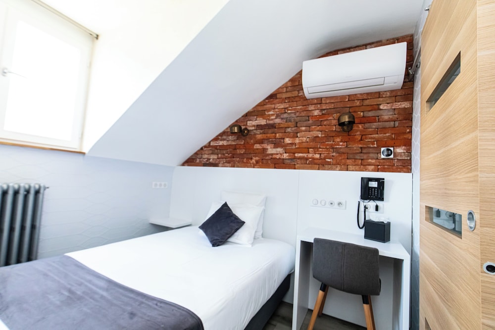 Comfort Room thumbnail 6