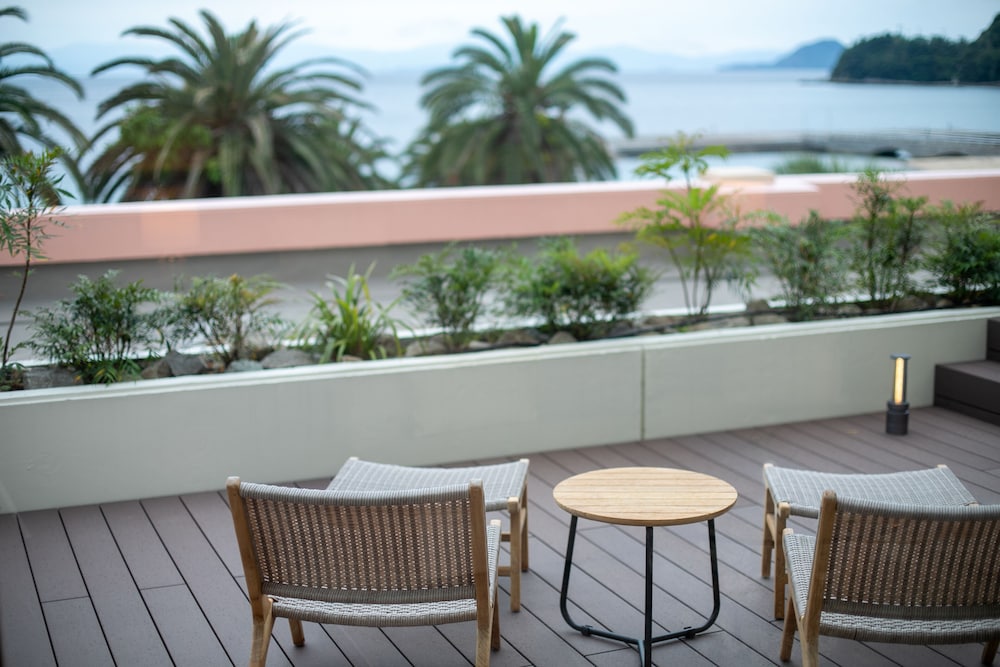 Executive Triple Room, Hot Tub, Non Smoking, Ocean View photo 2