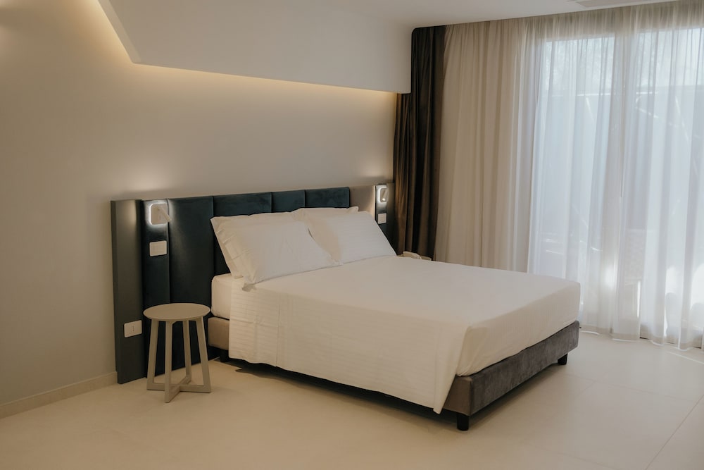 Executive Quadruple Room photo 3