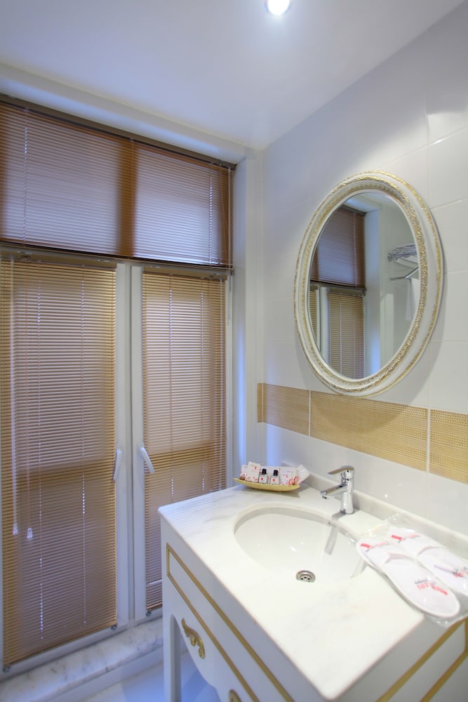 Single Room, Private Bathroom photo 3