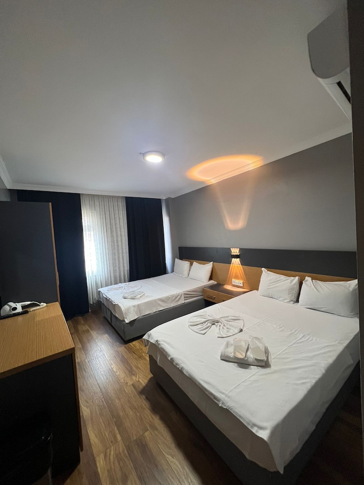 Deluxe Quadruple Room photo 2