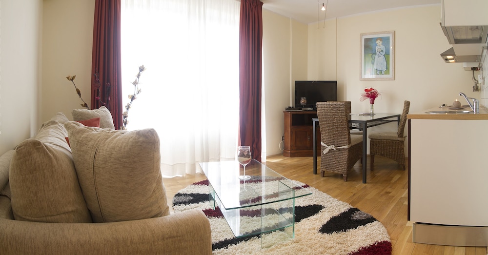 Apartment, 1 Bedroom, Kitchen - Photo 22