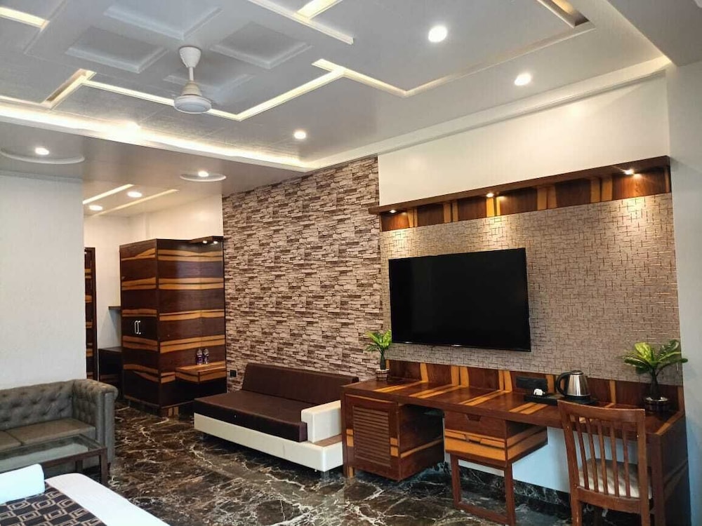 Luxury Suite photo 3