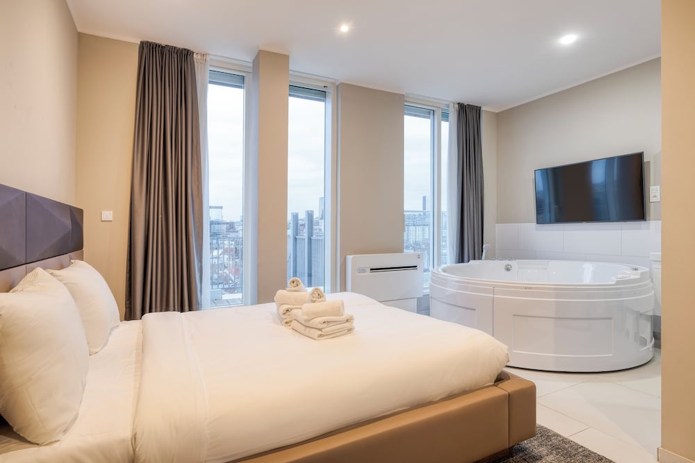 Panoramic Penthouse