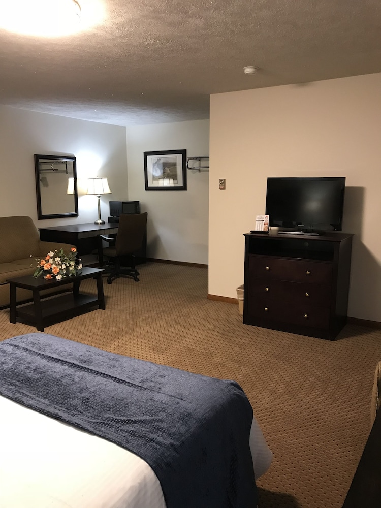 Standard Double Room, 2 Double Beds, Refrigerator & Microwave photo 3