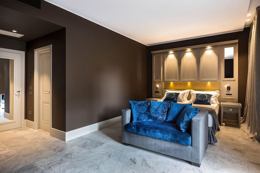 Deluxe Room - Photo 3