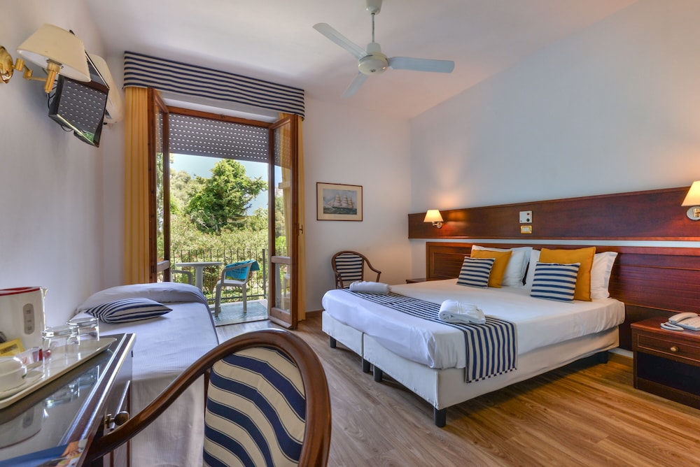 Classic Double Room - Photo 30
