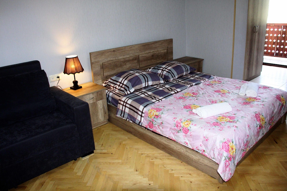 Comfort Triple Room, 1 Queen Bed With Sofa Bed, Balcony, Mountain View