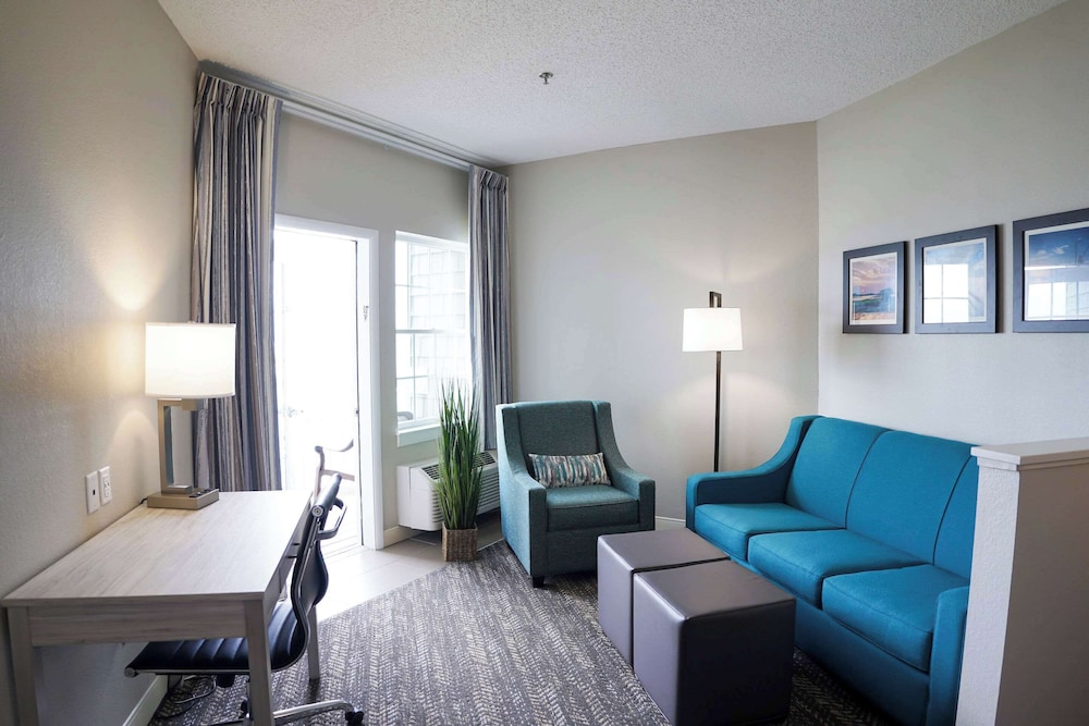 Deluxe View King Suite Ground Floor - Bayview - Photo 4