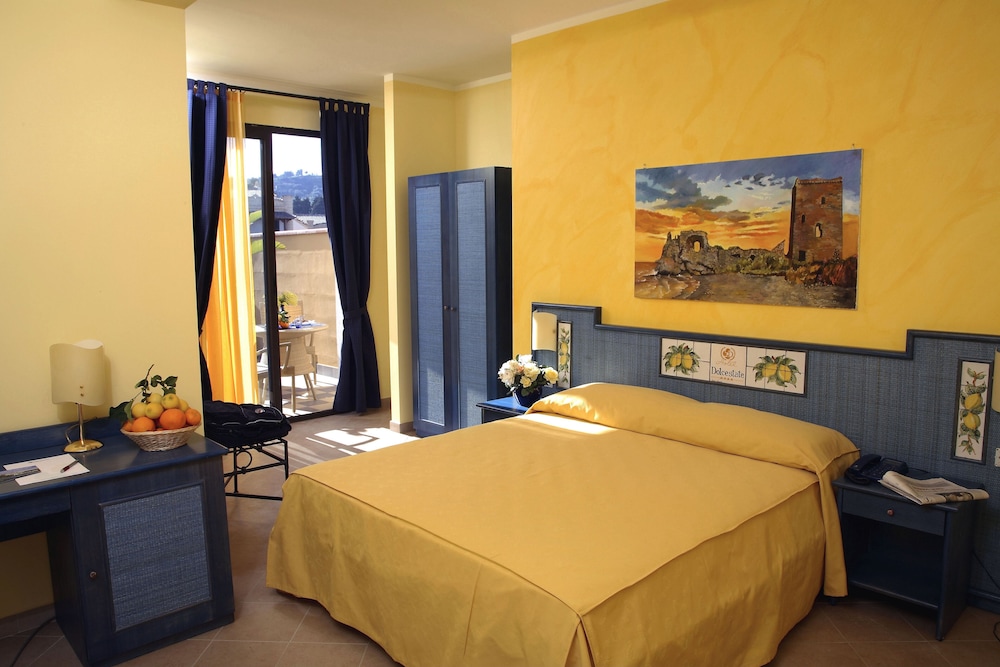 Standard Double or Twin Room photo 1