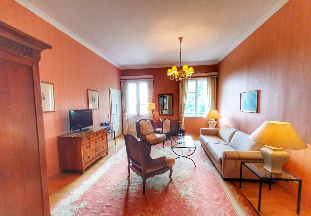 Suite, Lake View photo 3