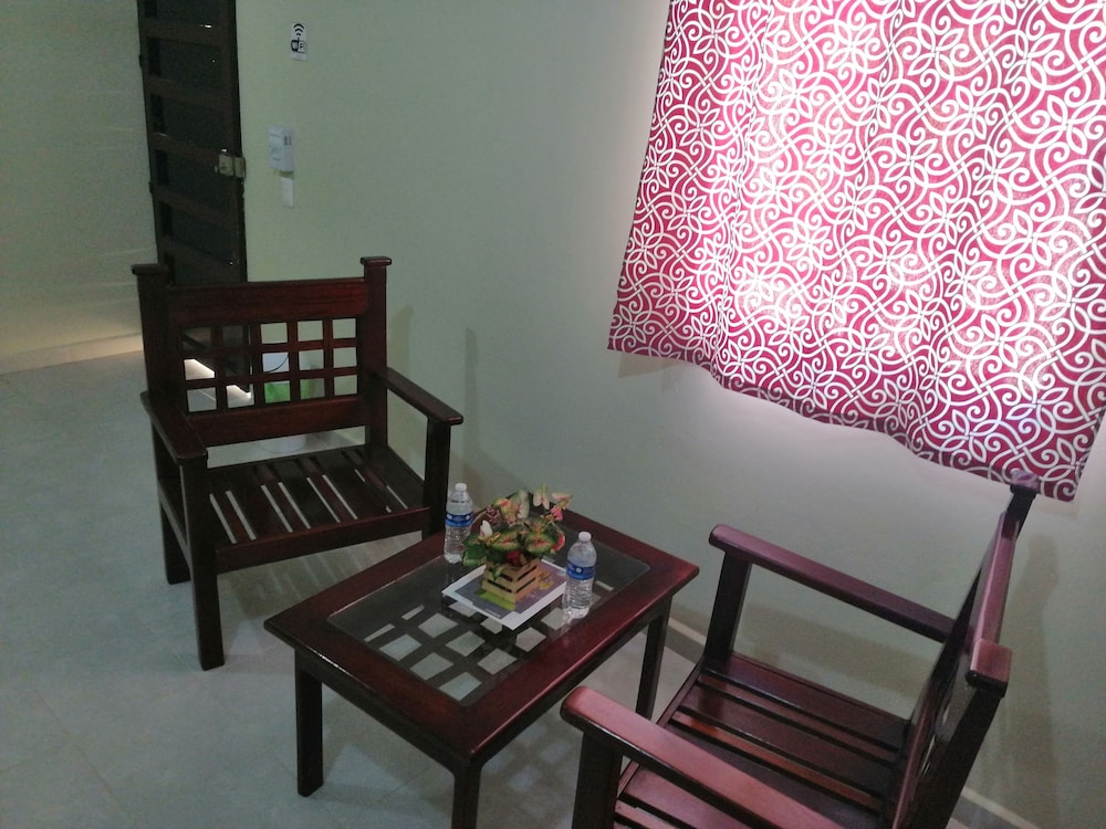 Family Room photo 2