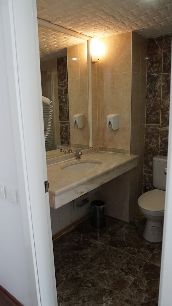 Standard Room, 1 Double or 2 Twin Beds, Balcony photo 2