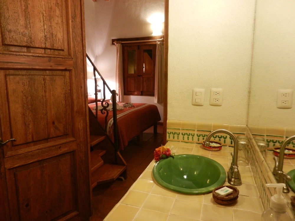 Classic Double Room, 1 Queen Bed photo 2