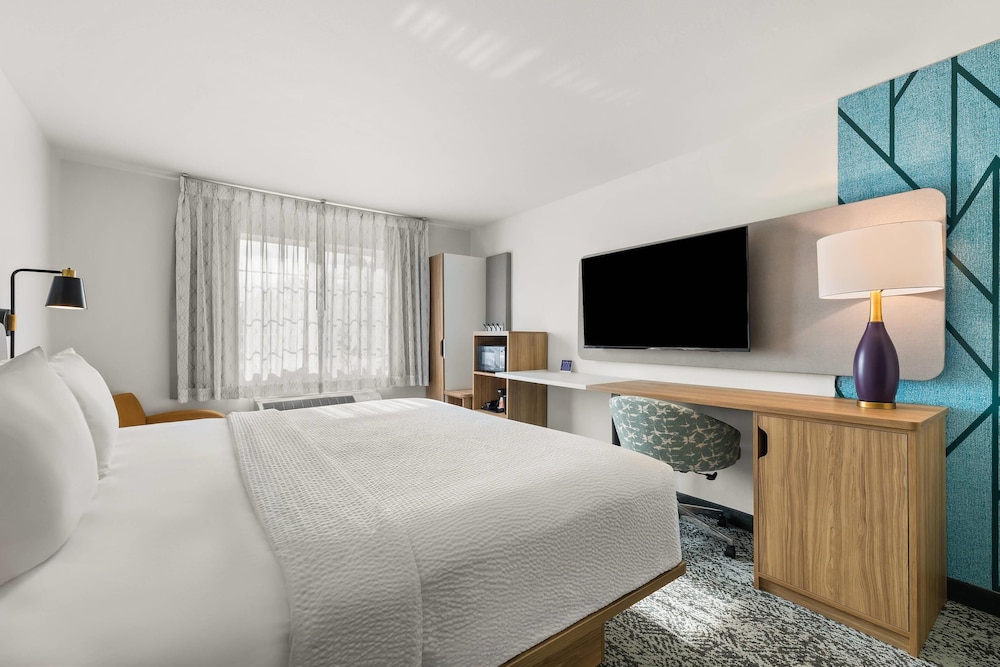 Room, 1 King Bed, Accessible, Non Smoking photo 2
