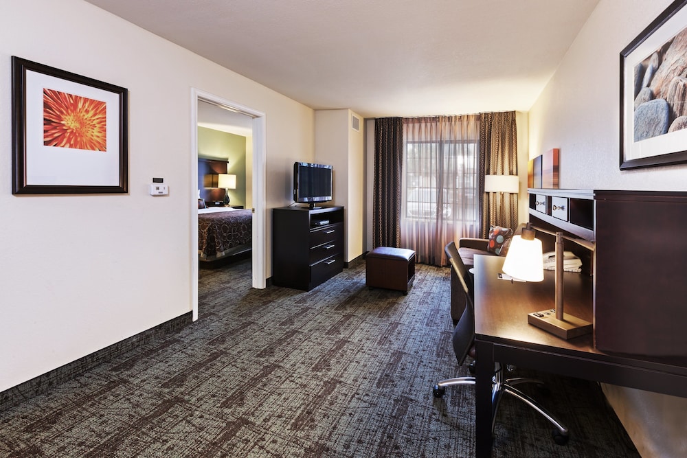 Suite, 1 Queen Bed - Photo 1
