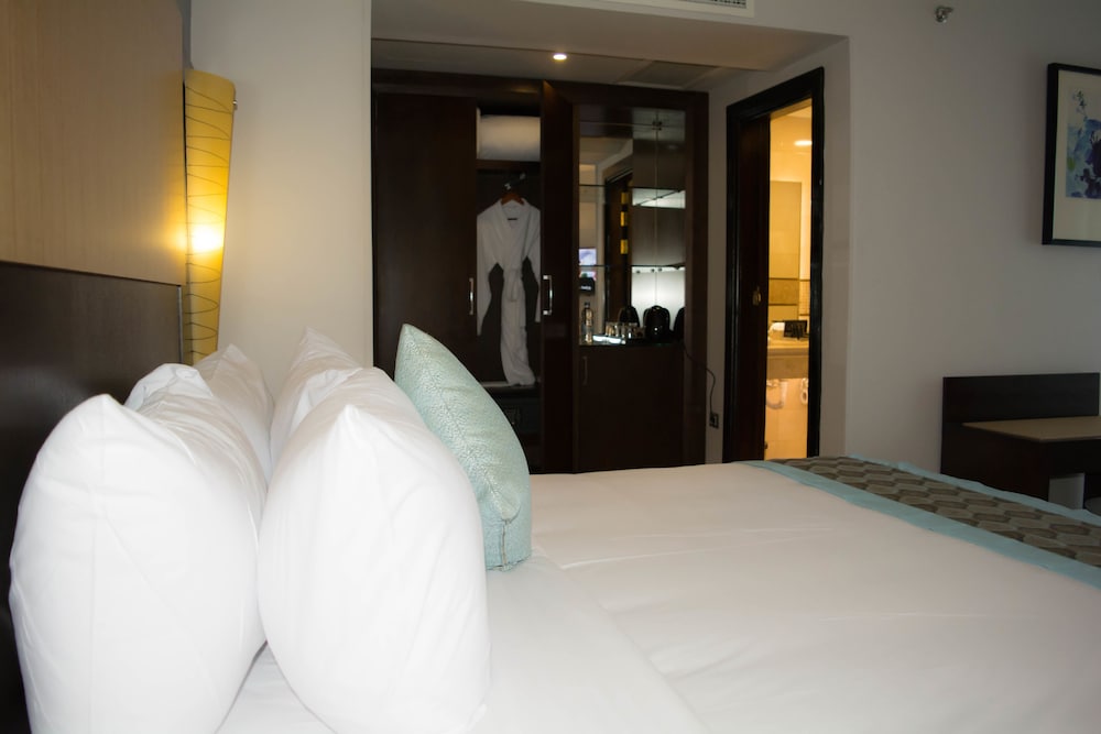Standard Room thumbnail 5