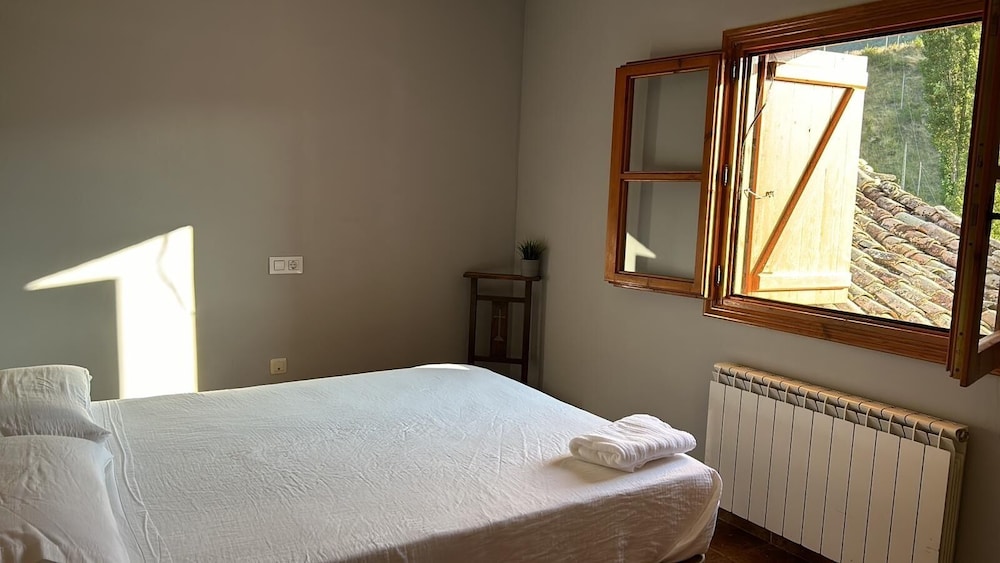 Double or Twin Room, Private Bathroom, Hill View photo 2