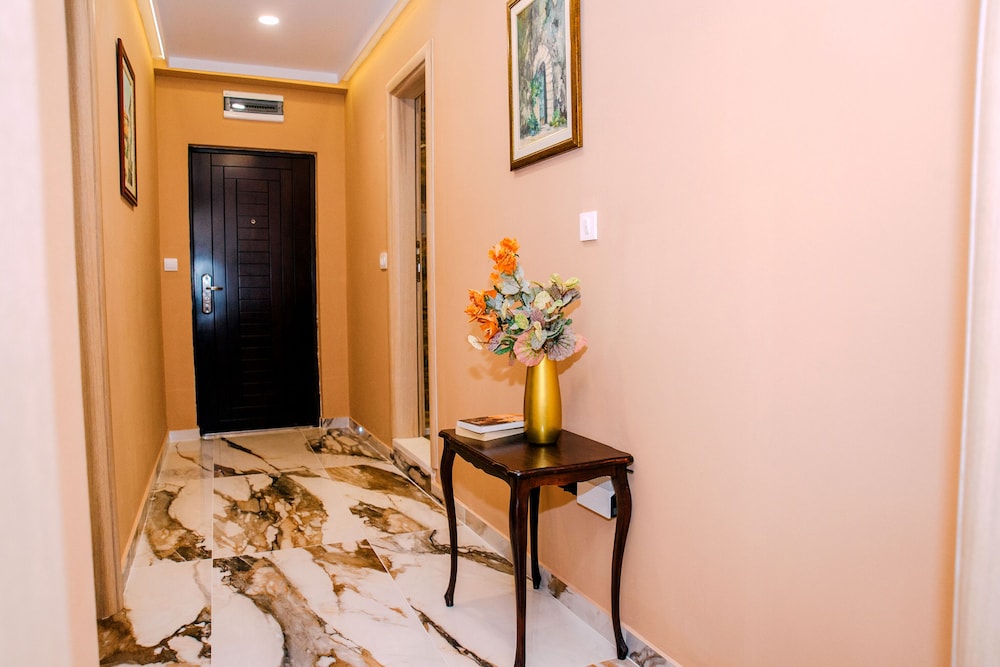 Luxury Apartment, 2 Bedrooms, Balcony photo 2